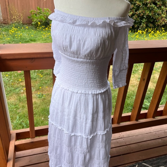 BB Dakota by Steve Madden White off the shoulder tiered maxi dress prairie - Picture 2 of 3